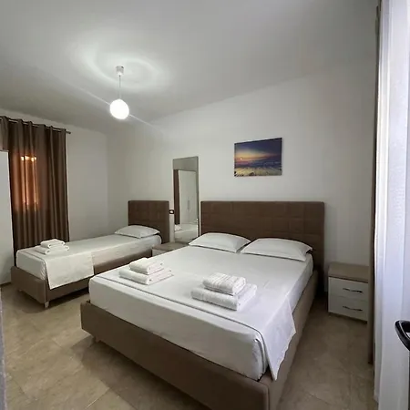 Hotel Xhorxho